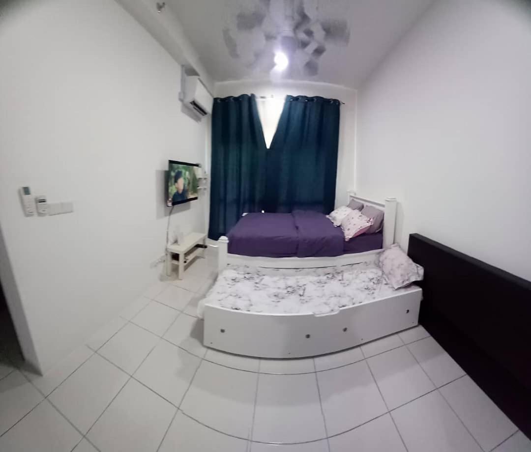 Kita Impian Kami Swimming Apartment *