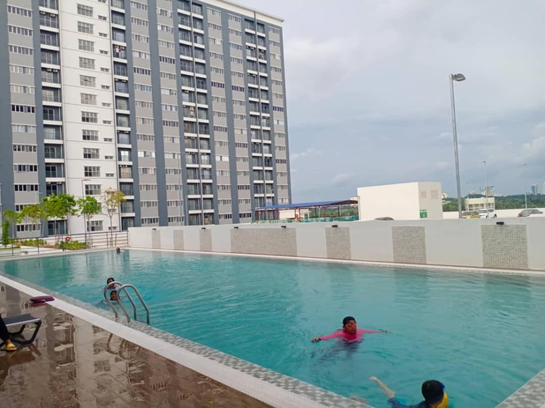 Pangsapuri Kita Impian Kami Swimming